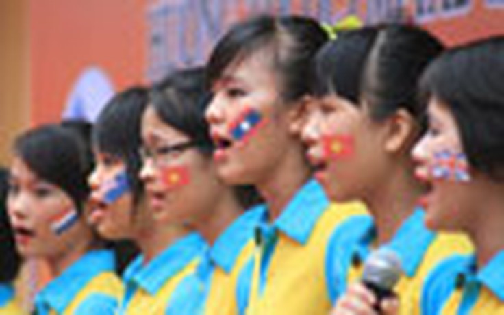 Hơn 500 học sinh nhảy Big Dance cổ động Olympic 2012